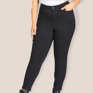 Avenue Black Jeans NWT